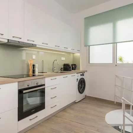 Leone Apartment